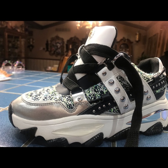 KURT GEIGER LONDON- New Unique Size 6 1/2 Classy Coveted & Popular Gold Monogram - Picture 3 of 16